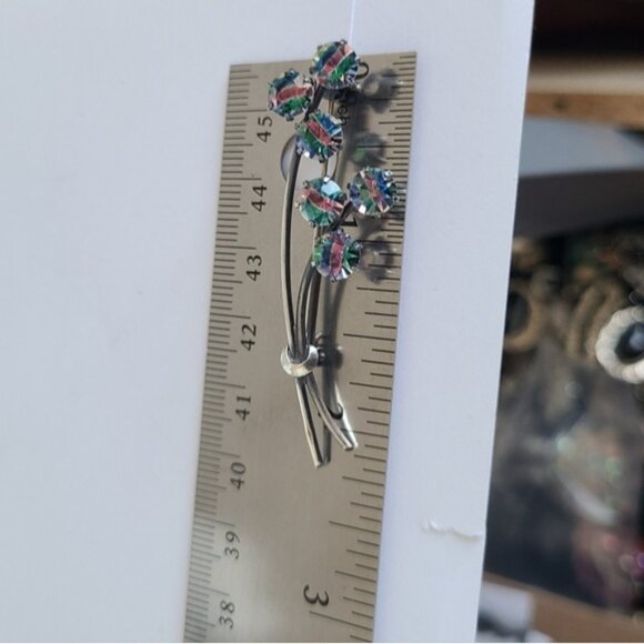 Vintage Art Deco 50s Green Colourful Iris Glass Sleek Floral Flower Brooch Pin - Picture 3 of 5